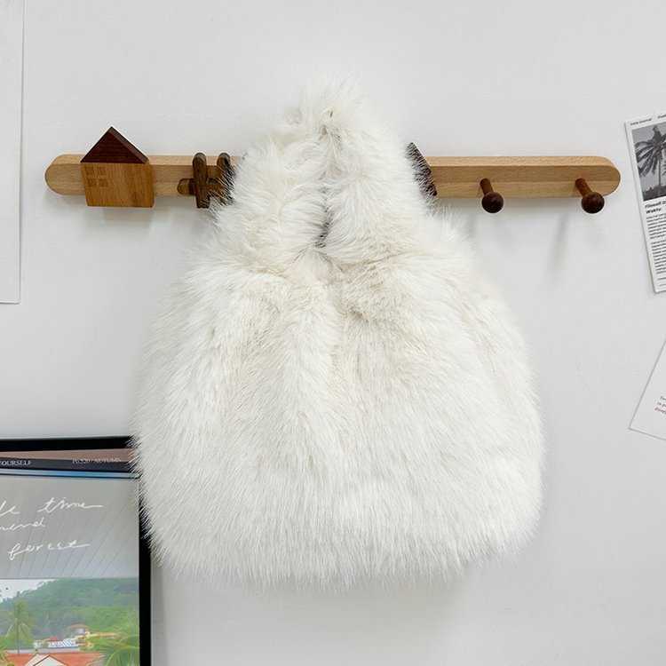 New Autumn and Winter Furry Bag for Women with High-end Feel, Hand-held Bill of Lading Shoulder Bag, Large Capacity Crossbody Bag, Tote Plush Bag
