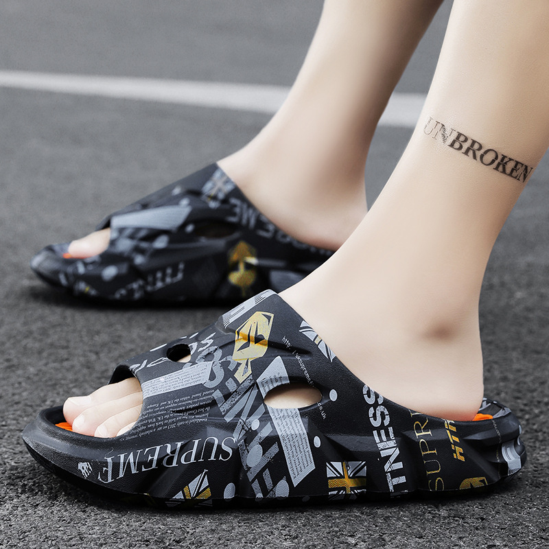 New Free shipping designer slippers for mens womens black white khaki Wear resistant graffiti beach slippers
