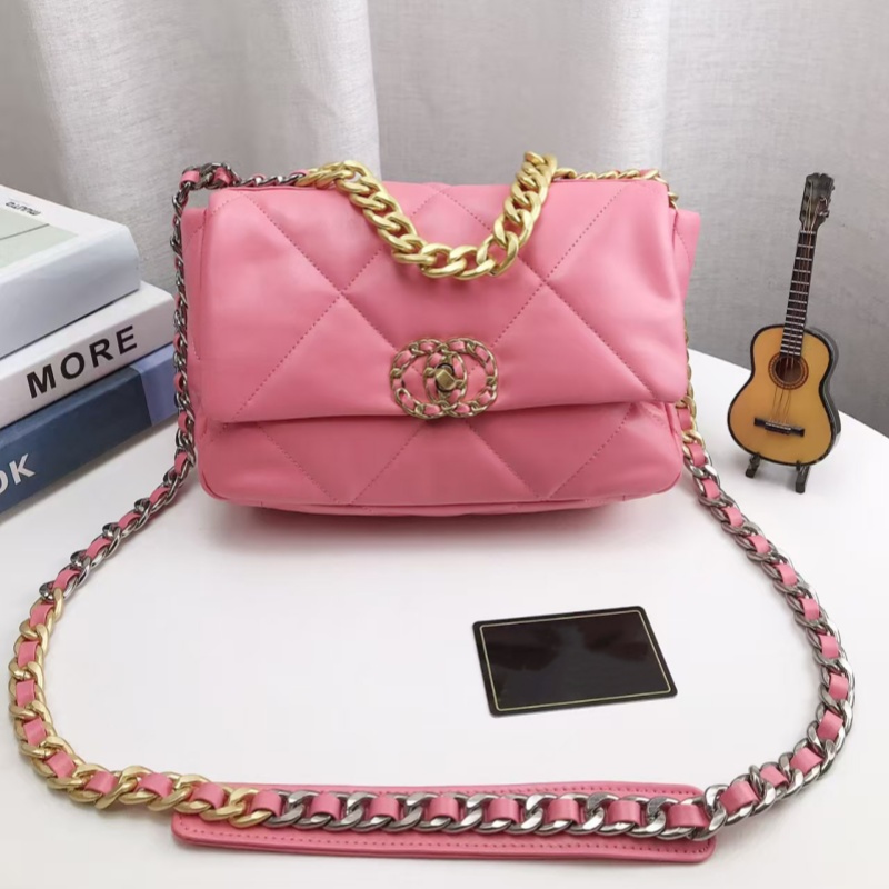 Designer Vintage Womens ThreeTone Chain Shoulder Bag Soft Cloud Bag Metal Leather Threaded Chain Design Two Sizes Crossbody Bag Without Box 19 series