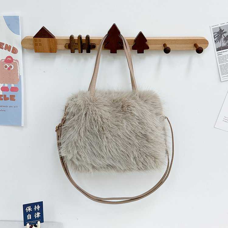 Autumn and Winter Plush Bag Women's New Style Plush Tote Bag Large Capacity Plush Single Shoulder Underarm Bag Trendy Women's Crossbody Bag