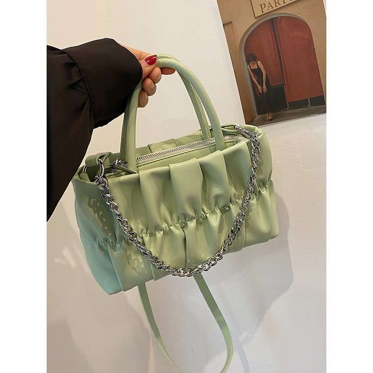 Fashionable and versatile chain pleated cloud for women's trend spring/summer new niche crossbody small square bags