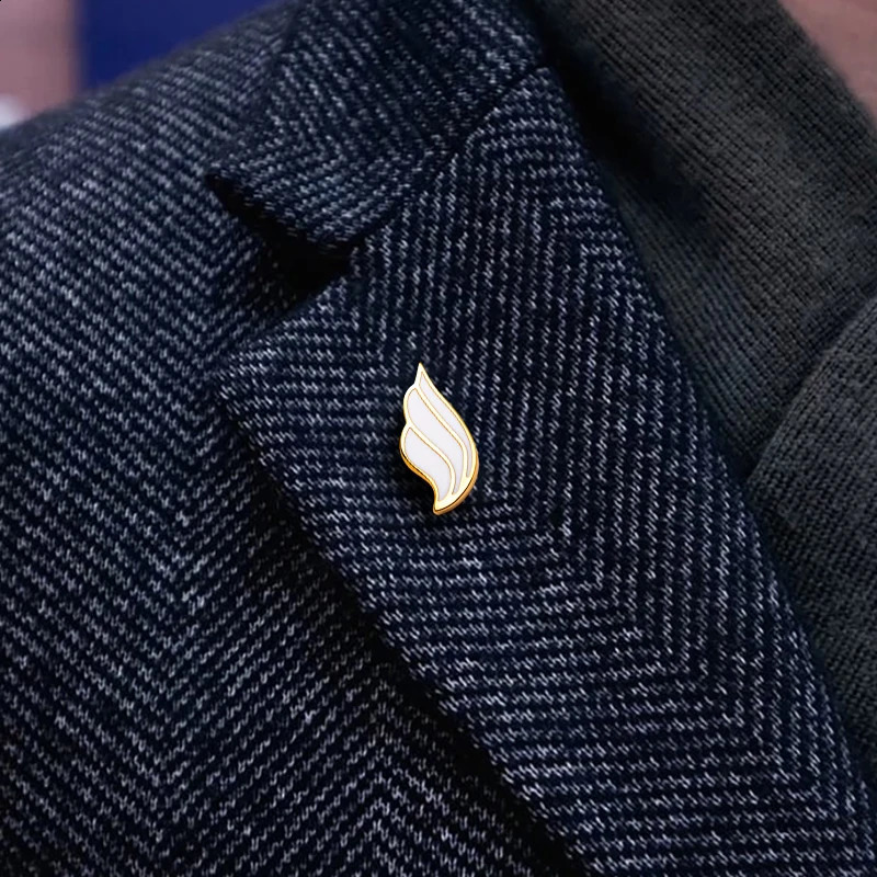 KFLK Fashion Little Wing Brooch Pins Exquisite Brooches for Woman Lady Mens Costumes Badge Brooch Man Arrive 241230