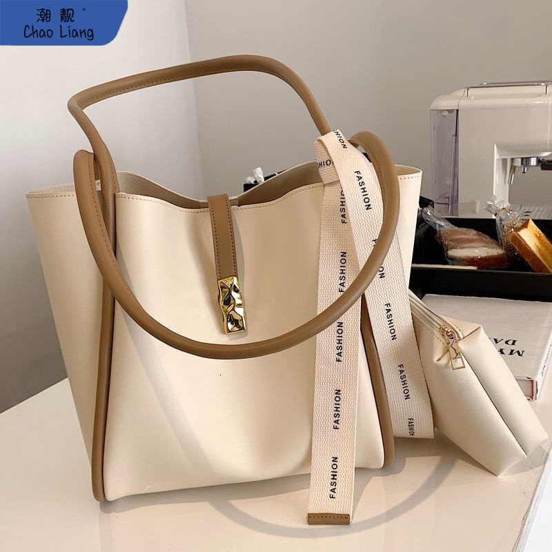 Tote Large Capacity 2023 New Mother and Child Bag Handheld Fashion Commuter Single Shoulder Armband Versatile Water