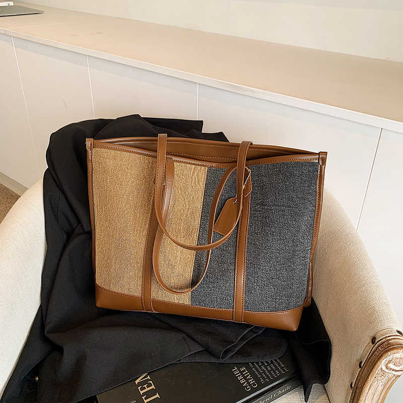 Handheld large capacity contrasting tote bag women, autumn winter fashion shoulder bag, high-end feeling armpit bag women 241215