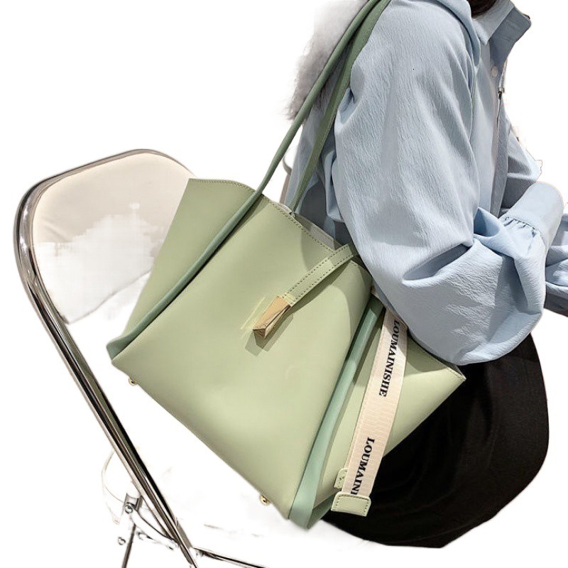 Tote Large Capacity 2024 New Mother and Child Handheld Fashion Commuter Single Shoulder Underarm Versatile Bucket Bag