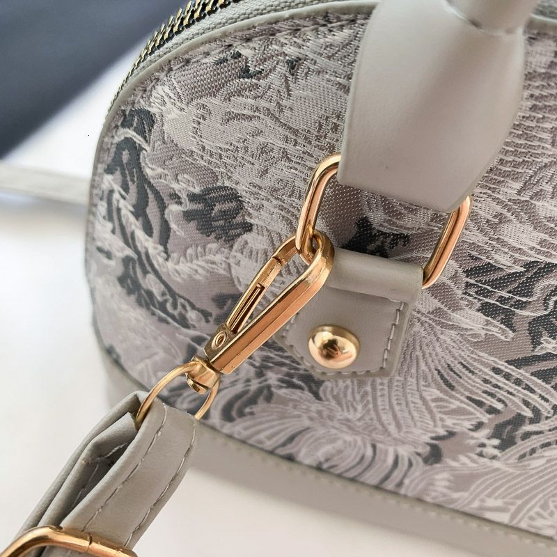 French Version Niche Popular Handbag Women's New Fashion Pu Lace Crossbody Versatile Shell Bags Embroidery Shoulder Bag