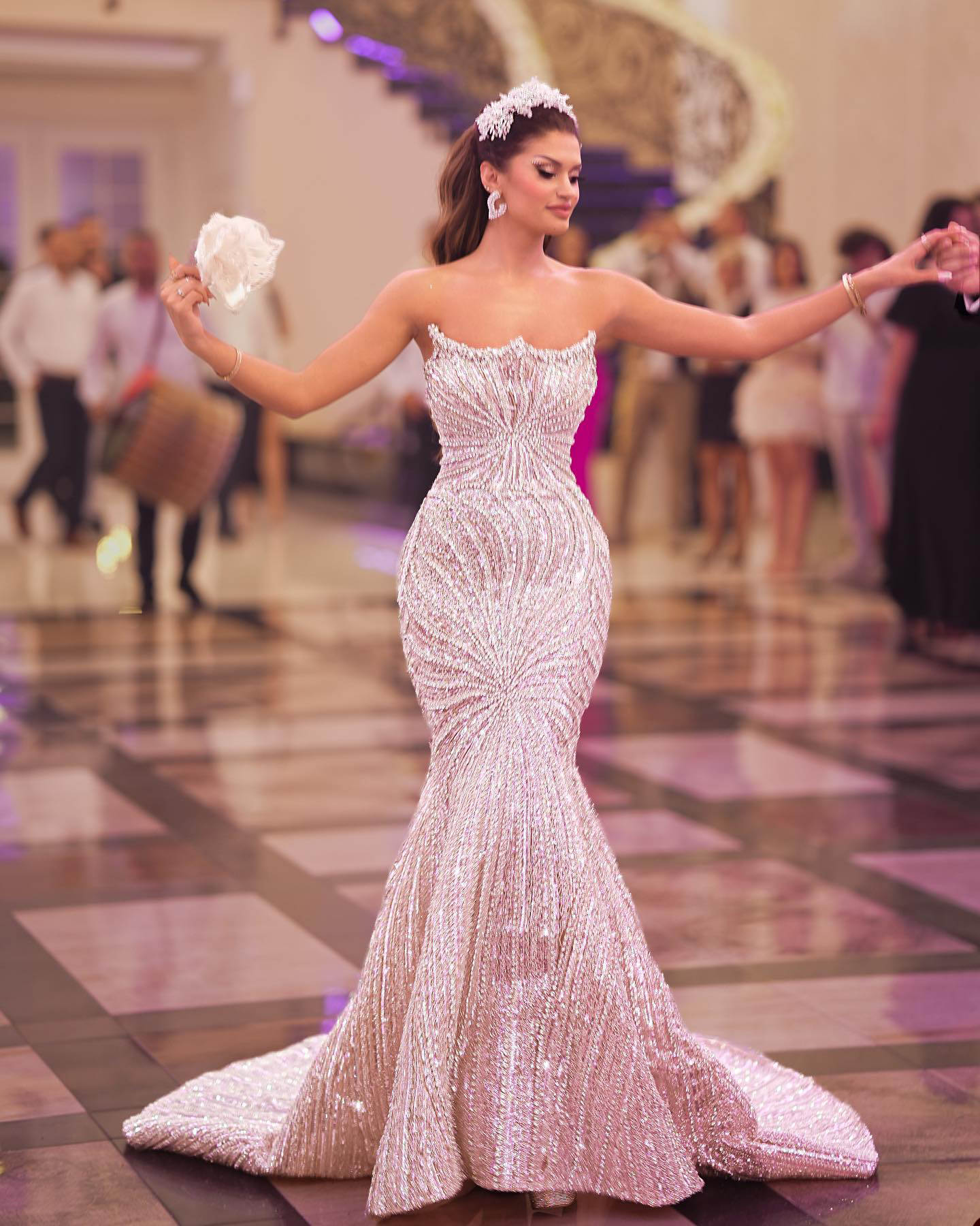 Elegant Mermaid Wedding Dresses Strapless Lace Net Appliques Sequins Sweep Train Cathedral Bridal Gowns Arabian Dubai Custom Made Vestidos De Novia