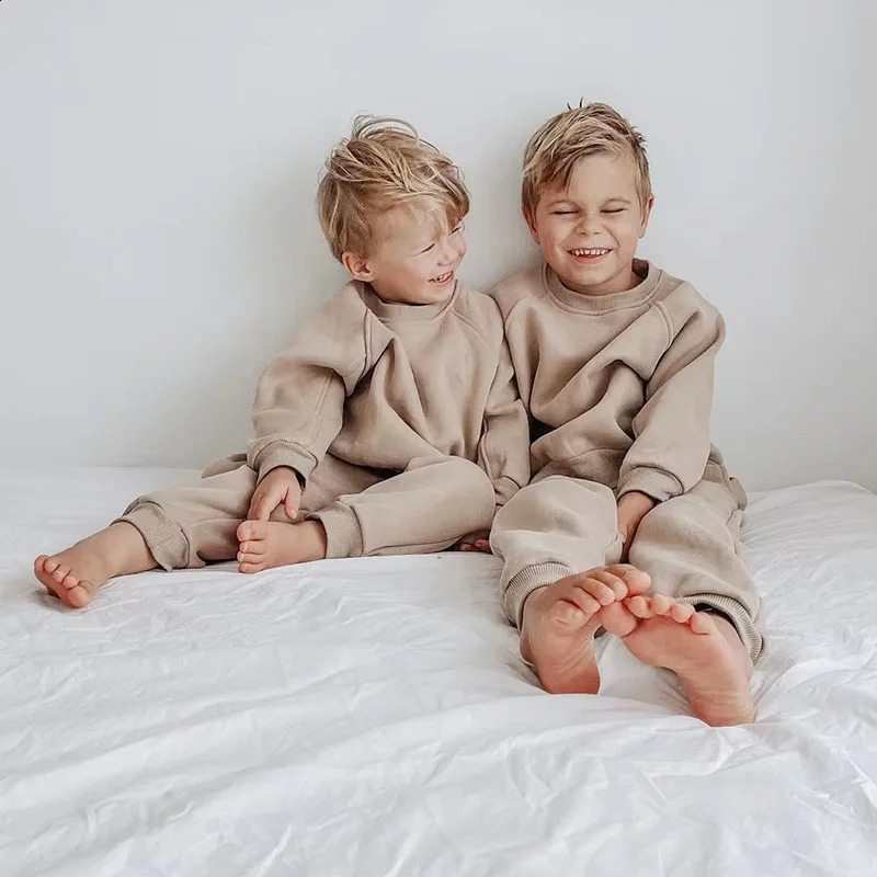 2025 Winter Children Fleece Sports Set Boys Girls Plus Velvet Thick Sweatshirt Sweat Pants 2pcs Suit Kids Warm Outfits 241226