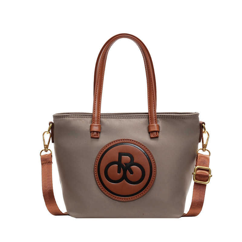 Simple nylon fabric lightweight single shoulder tote bag women casual shopping commuting size crossbody bag 241215