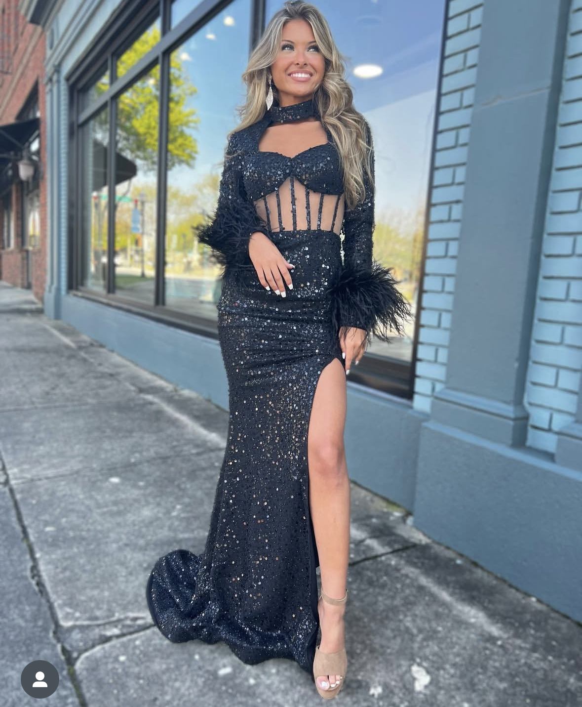 Glitter Black Sequins Sheath Long Prom Dresses Side Split Long Sleeves Feathers Evening Gowns Illusion Bodice Sexy Special Occasion Wear