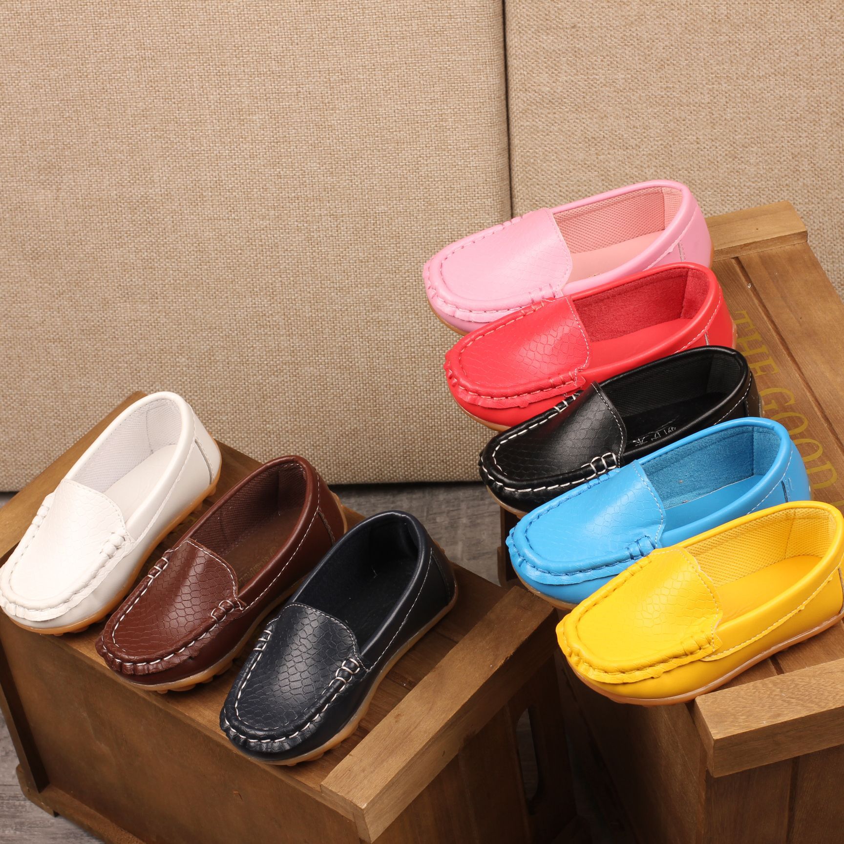 Fashion Toddler Flat Shoes For Youth Children Casual Comfortable PU Leather Slip on Kidsnest Boys Girls Kids Candy Colors Loafers Shoes Sizes US5C-US4