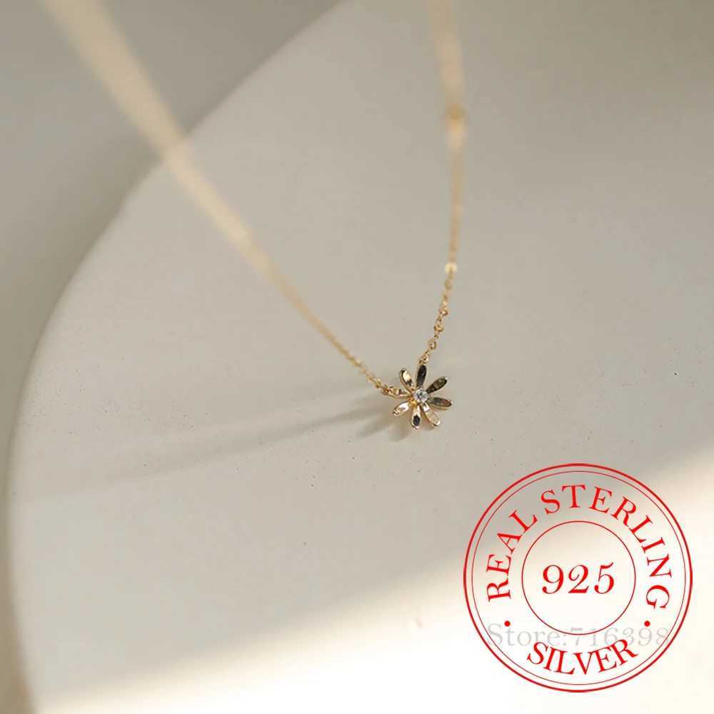 925 sterling silver classic chrysanthemum necklace womens pendant 14K gold-plated necklace wedding party jewelry gift W241230