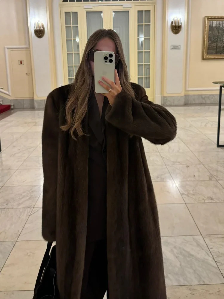 Women Fashion Dark Brown Thicken Warm Faux Fur Long Overcoat Retro Full Sleeve Oversize Stand Collar Jacket Lady Streetwear 241223