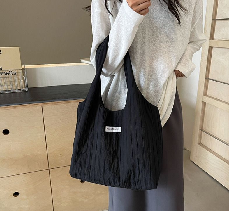 Fresh Sweet Shoulder 2024 New Small and Popular Shopping Versatile High Beauty Korean Leisure Style Tote Bag