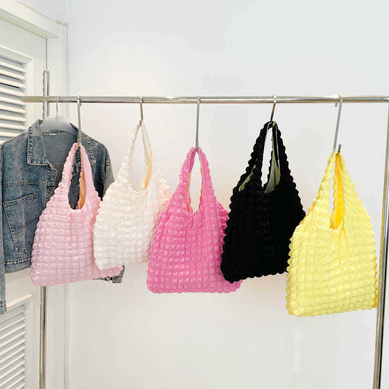 Small Fresh Fashion 2024 New Cloud Bubble Folded Western Style Commuter Simple Large Capacity Handheld Shoulder Bag 241230