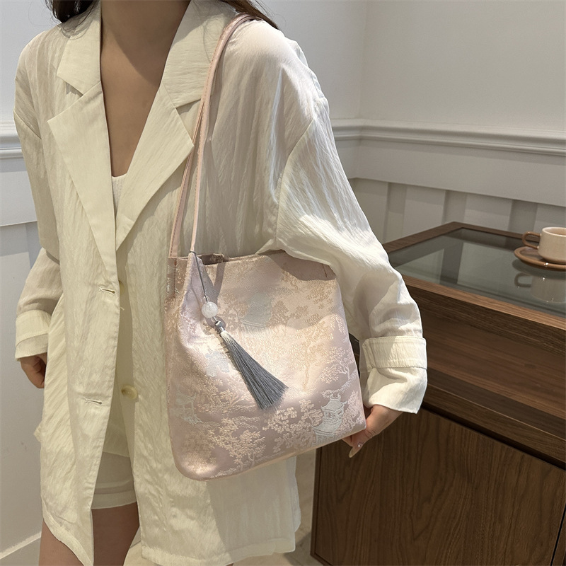 Fashion Shoulder Bags New printed large-capacity single shoulder Chinese style landscape embroidery underarm tote bag