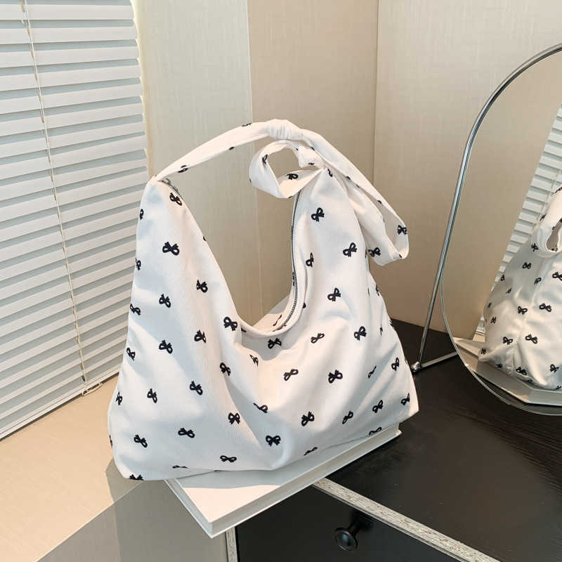 Korean style floral and Western style 2024 large capacity simple casual canvas commuting single shoulder crossbody tote bag for women 241230