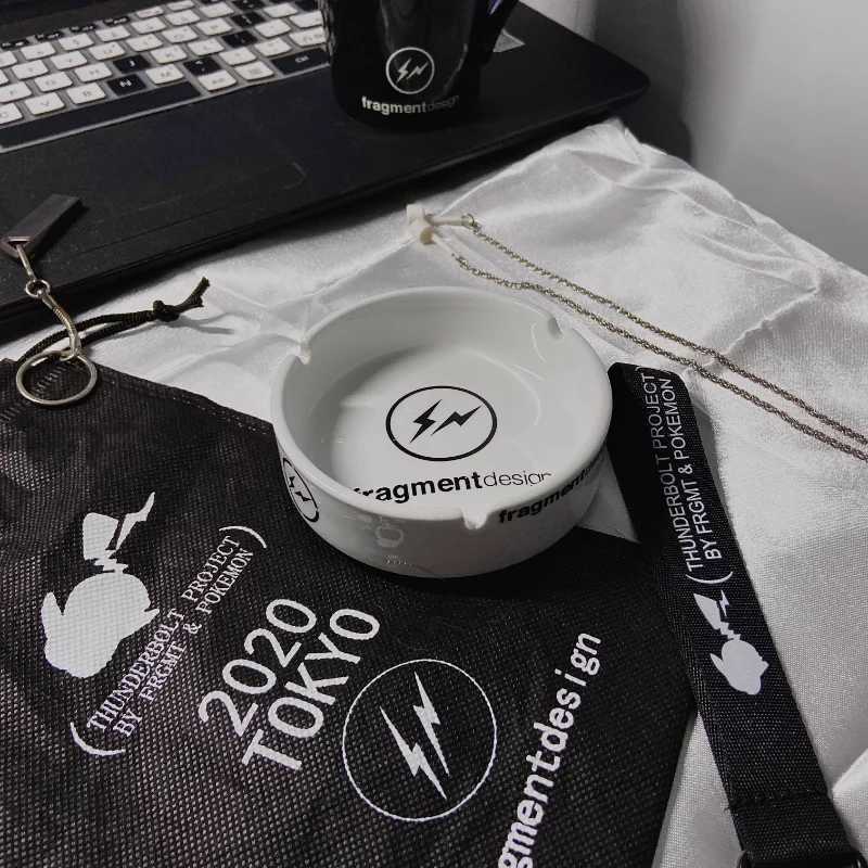 Hiroshi Fujiwara Ashtray Personalized Home Luxury and Atmospheric Retro Black and White Ceramic Ashtray Accessories Y241230