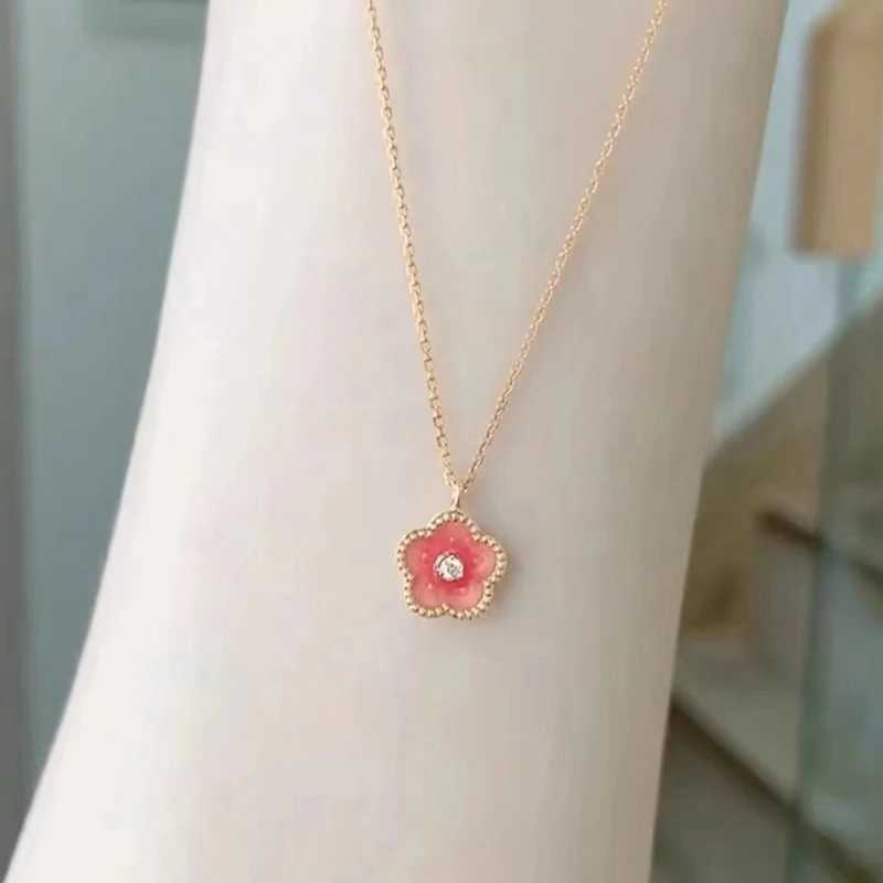 New 925 Pure Silver Flower Necklace Womens Pink Flower Pendant Chkoer Birtay Party Gift Fashionable Exquisite Jewelry W241230