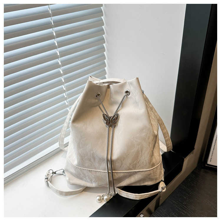 Summer Small Fresh Large Capacity 2024 Solid Color New Korean Edition Chain Bucket Single Shoulder Underarm Backpack for Women