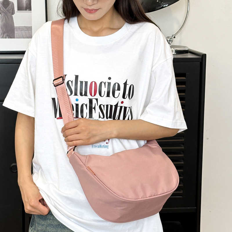 New large capacity simple and stylish 2024 nylon casual solid color contrasting dumpling tote single shoulder diagonal cross bag for women