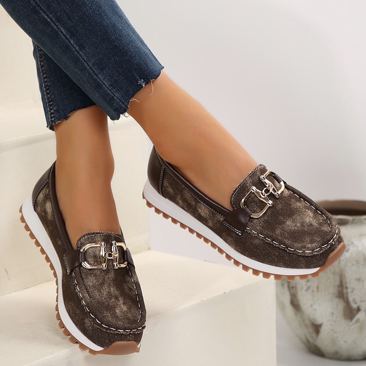 Cross border plus size metal buckle thick sole single shoe 2024 autumn new European and American fashion metal buckle casual single shoe