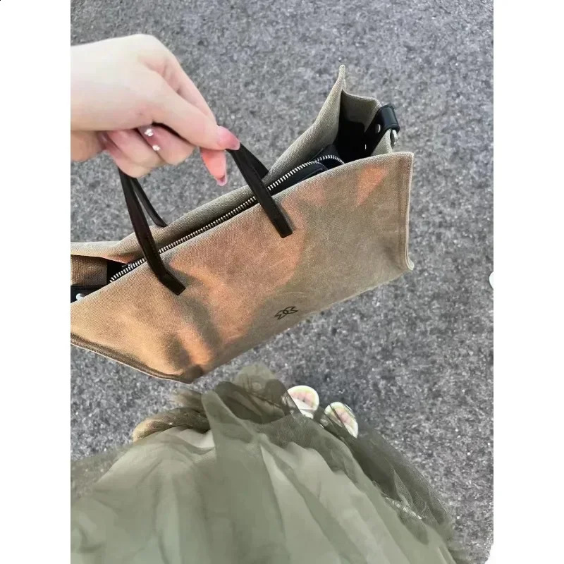 Korean-Style Canvas Tote Bag for Women INS Style Crossbody Bag with Large Capacity for Work and Commute Purse 241231