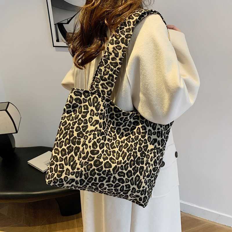 Korean version 2024 autumn/winter leopard print canvas casual fashion print simple large capacity broadband handheld shoulder bag