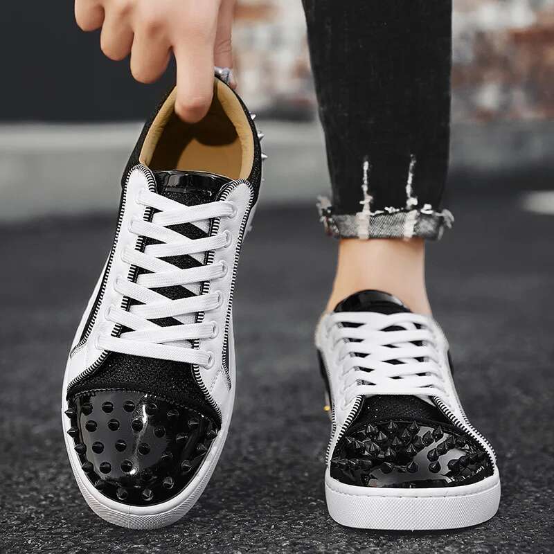 New Sneakers Casual Men Designer Rivet Punk Board Fa shion Leather Canvas Breathable White Shoes