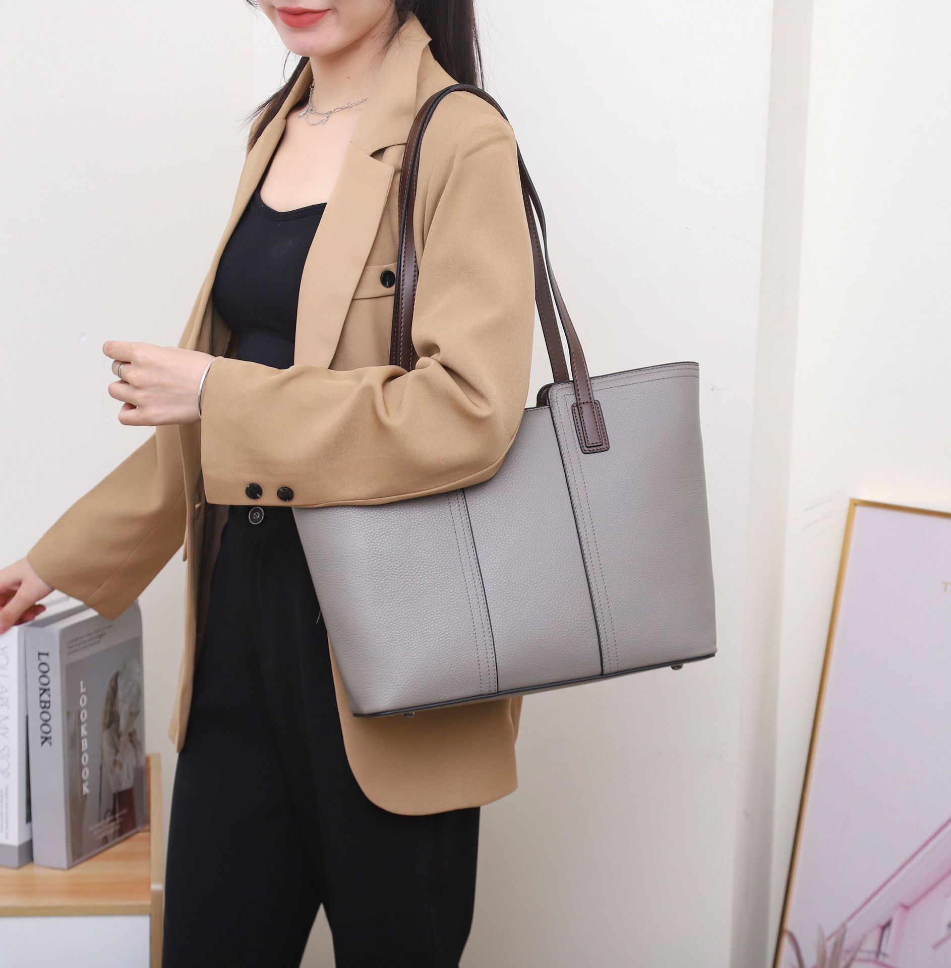 Big 2024 New Tote Large Capacity Commuter Versatile Mom for Women Single Shoulder Bag
