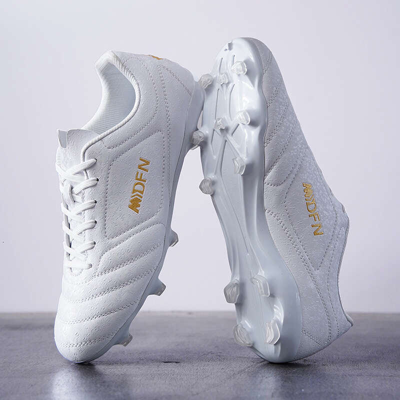 New Men Soccer Shoes Outdoor Football Boots Match Sneakers Non-slip Drop Shipping Professional Unisex Training Sport Futsal