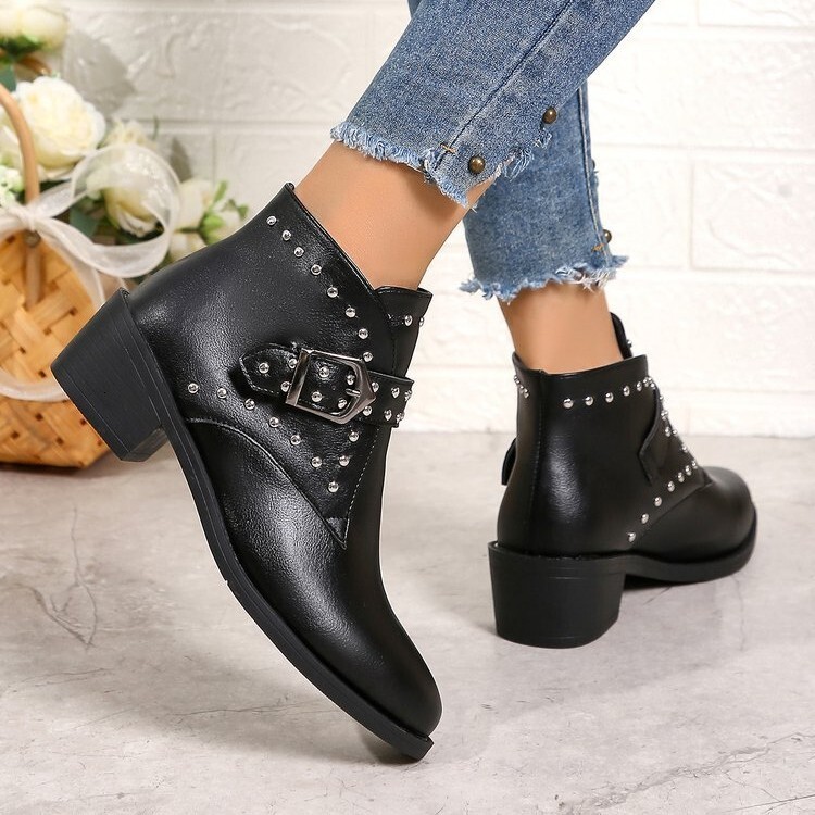 Cross border plus size Chelsea boots for women, 2024 autumn and winter popular rivet buckle casual short boots Martin boots for women batch