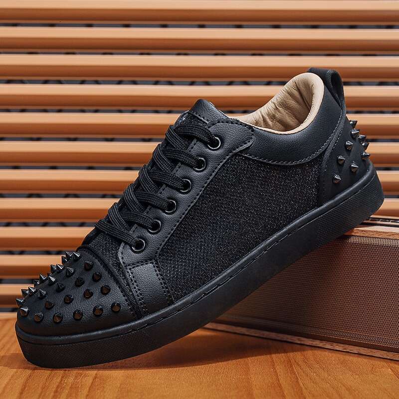 Outdoor Running Sneakers Male Fashion Sports Rivet Men Shoes Hard-Wearing Fiess Sneaker Breathable Sewing Tr ainers Casual Shoe