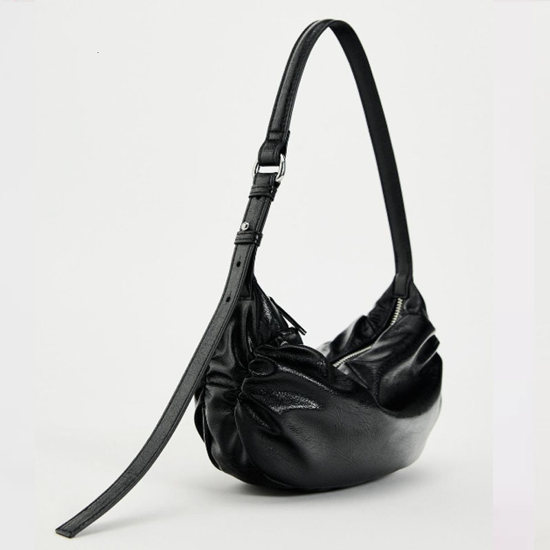 Retro Red Underarm Handbag 2024 New Women Fashion Wrinkled Oval Shoulder Bag