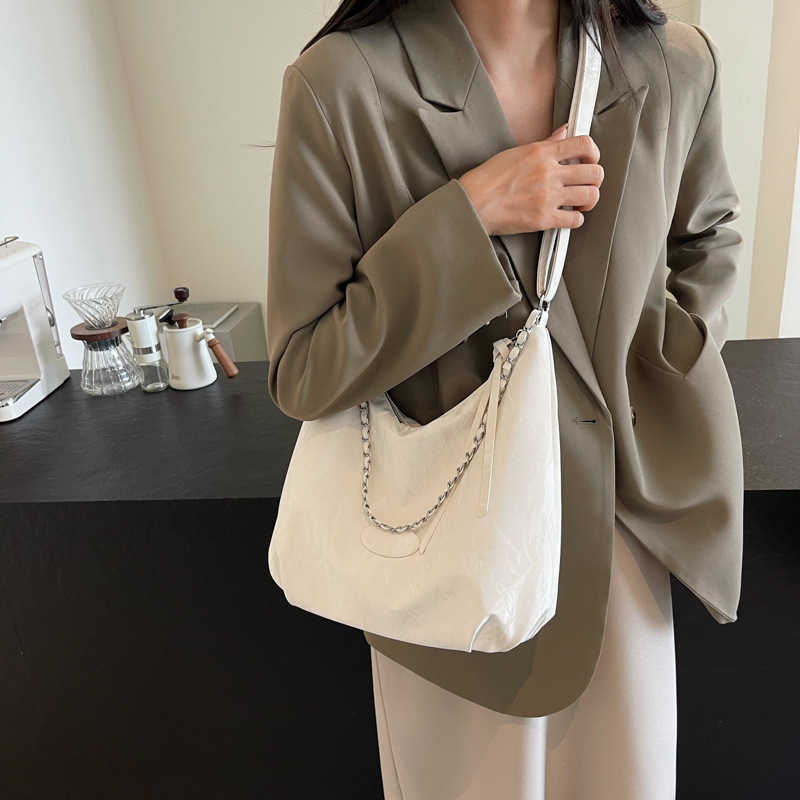 Large Capacity Leisure Commuter Women's 2024 New Texture Trendy Leisure Chain Fashion Single Shoulder Tote Women's Bag