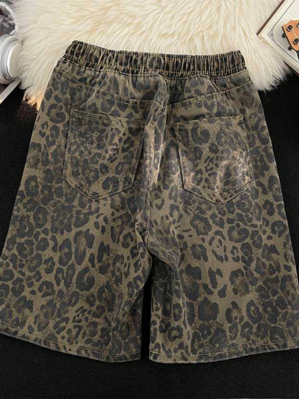 Mens 2025 Summer Fashion Thin Elastic Waist Denim Shorts Mens Leopard Pattern Straight Shorts Mens High Street Shorts P864 241230