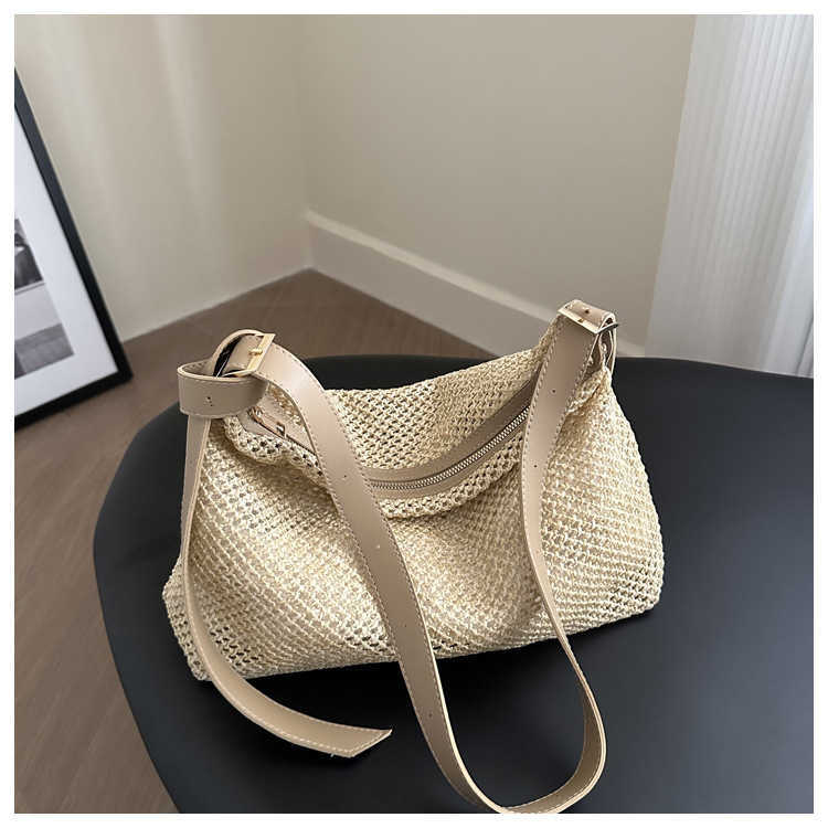 Hand woven personalized 2024 new trendy grass woven western-style large capacity single shoulder tote bag for women