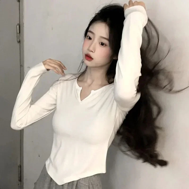 Sexy V Neck Long Sleeve TShirt Women Y2k Top Spring Autumn Irregular Hem Slim Casual Tops White Bottoming Korean Shirt 241230