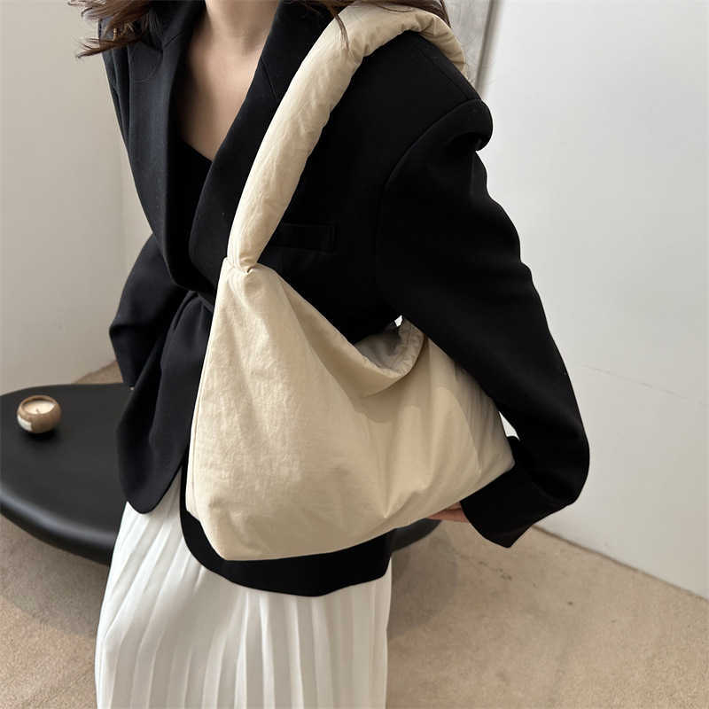 New winter fashion personality casual fashion large capacity solid color 2024 stylish single shoulder crossbody single shoulder bag for women