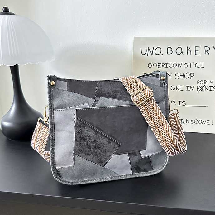 Splicing leather women's bag, large capacity tote bag, women's summer single shoulder crossbody bag, high-end white ditch bag 241215