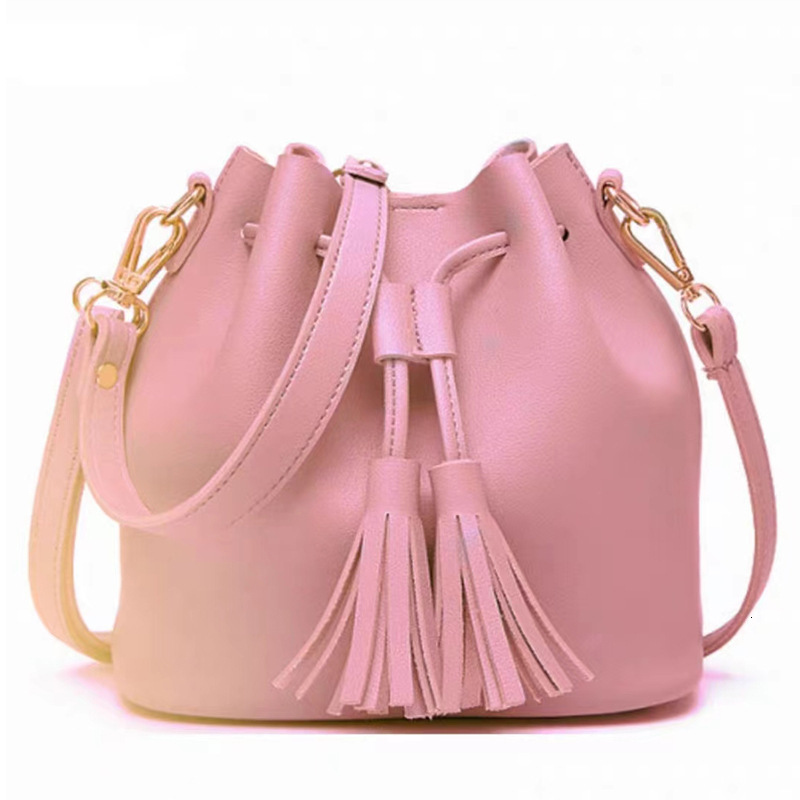 Bag Female Tassel Shoulder Bucket Texture Slung Commuter Bag Large Capacity Fashion Joker Casual Light.