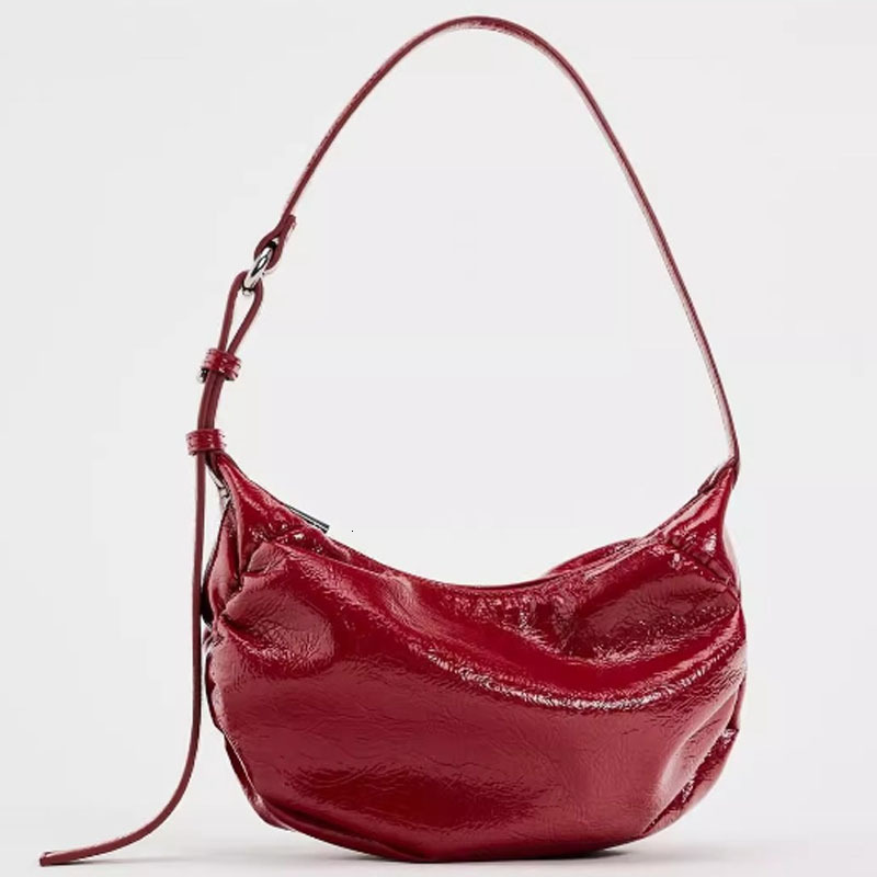 Retro Red Underarm Handbag 2024 New Women Fashion Wrinkled Oval Shoulder Bag