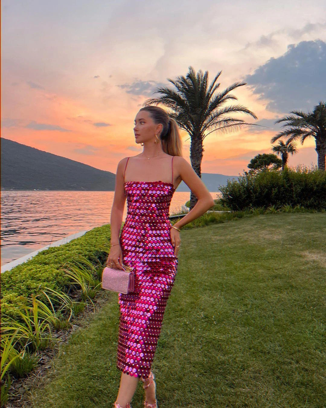 DAENERYS RES Sparkling Sexy Ultra Thin Glitter Dress Suitable for Women Elegant Solid Backless spaghetti Strap Party Fashionable Womens Long Dress 241