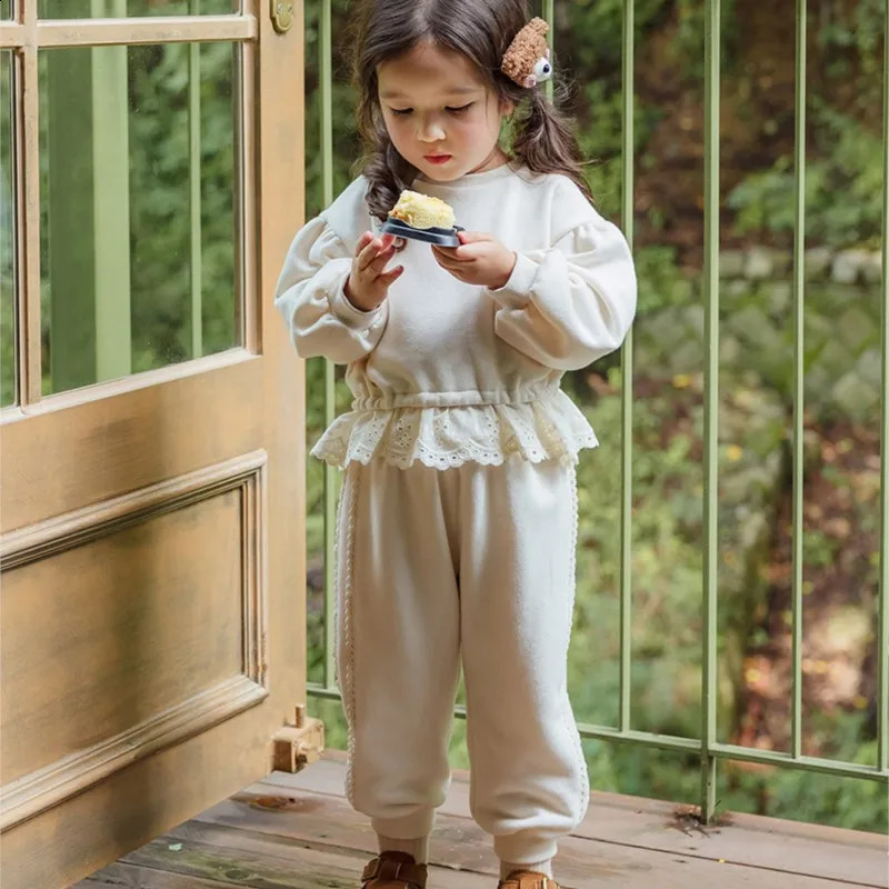 2025 Spring Children Girl 2PCS Clothes Set Hollow Bubble Sleeve Lace Hem Tops Solid Casual Patns Suit Kids Girl Tracksuit 241226