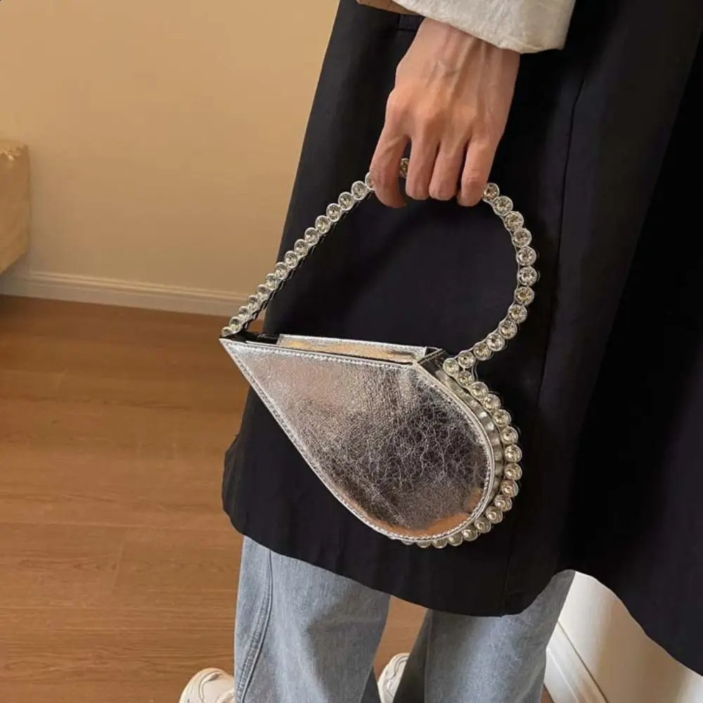 Rhinestone Evening Banquet Bag Large Capacity Messenger Purse Love Shape Handbag Metal Handle Wrist Bag Ladies Clutch Bag 241231
