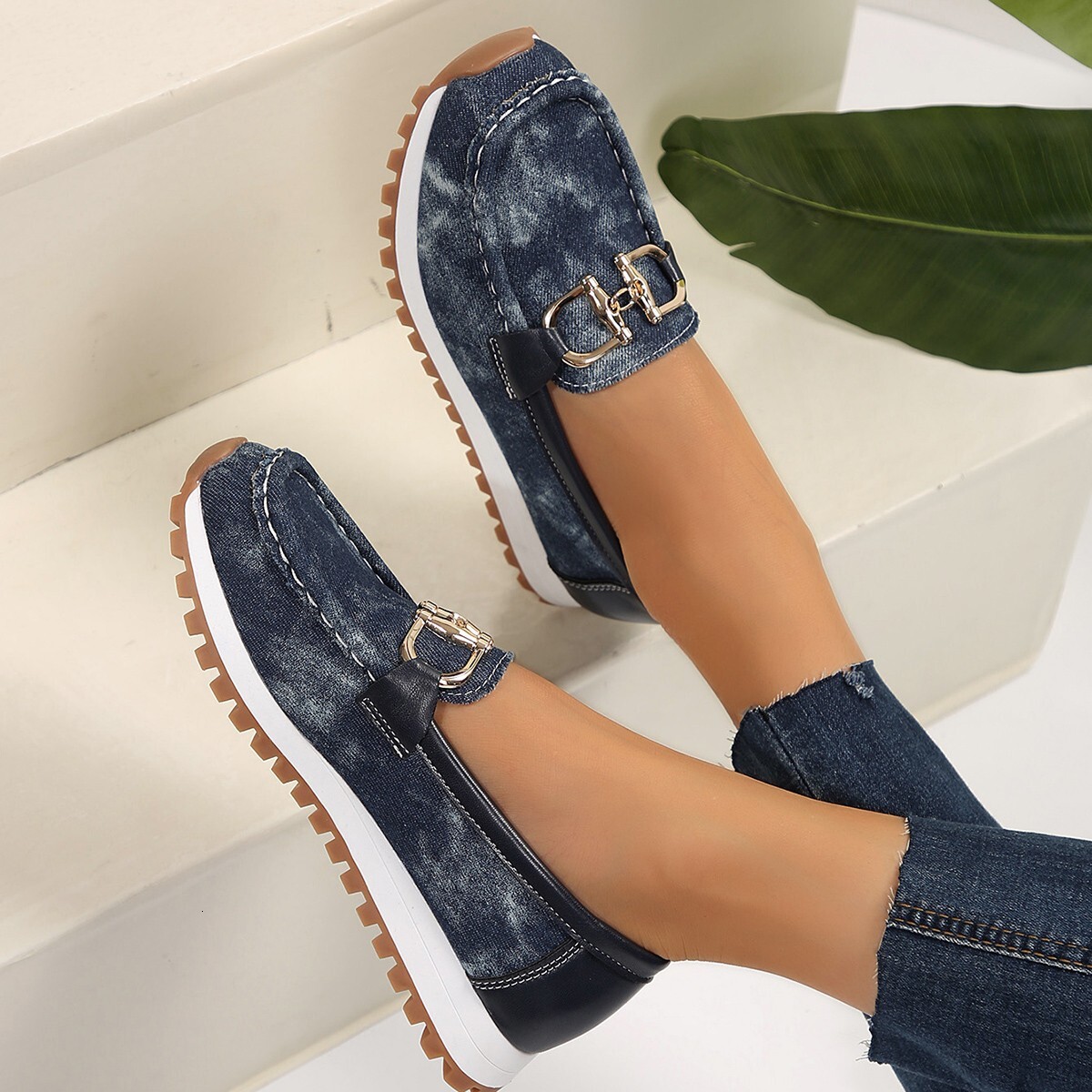 Cross border plus size metal buckle thick sole single shoe 2024 autumn new European and American fashion metal buckle casual single shoe