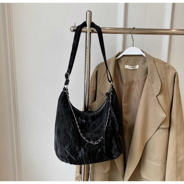 Large Capacity Leisure Commuter Women's 2024 New Texture Trendy Leisure Chain Fashion Single Shoulder Tote Women's Bag