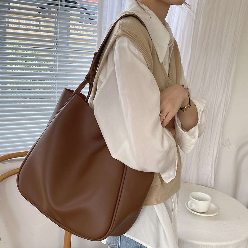 Tote Trend Large Capacity Female Shoulder Bag High Quality Leather Simple Designer Woman Handbag