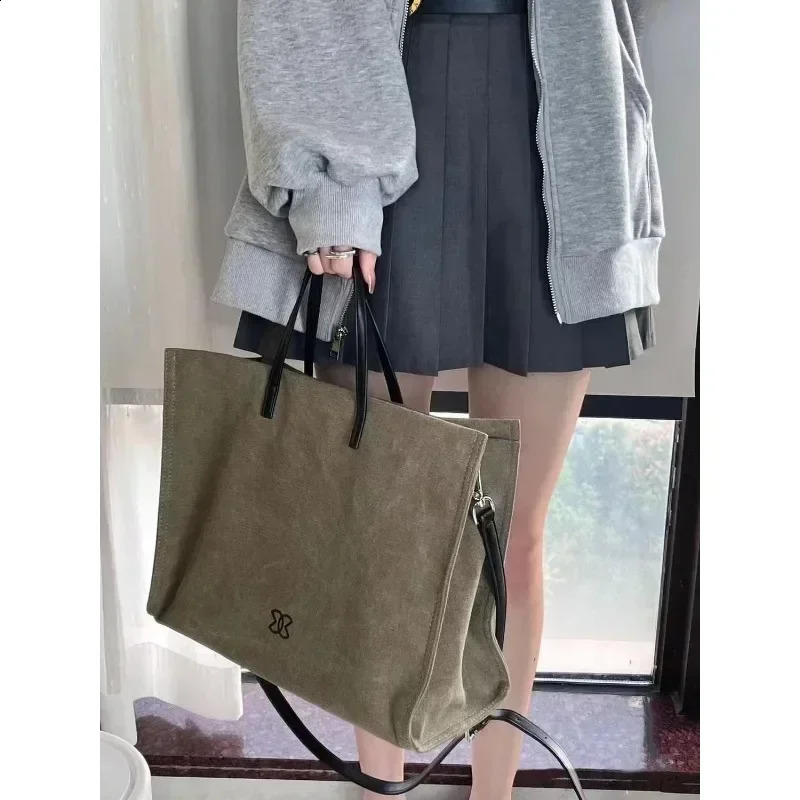 Korean-Style Canvas Tote Bag for Women INS Style Crossbody Bag with Large Capacity for Work and Commute Purse 241231