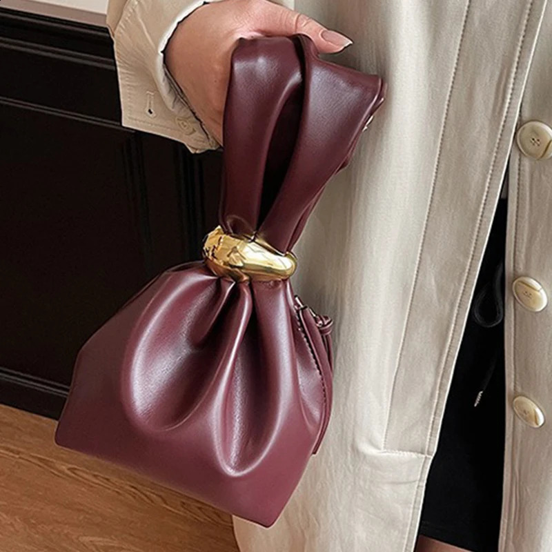 Personalized Soft Leather Clutch Bag Women Pleated Mini Bucket Pouch Temperament Side Zipper Party Evening Bags 241231